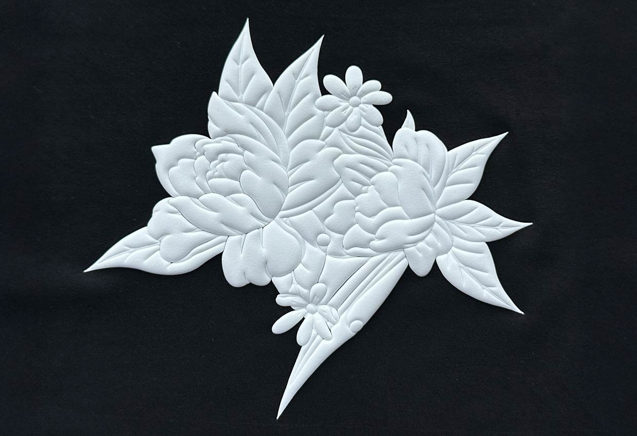 Beispiel für erhabenen 3D-Textildruck mit STAHLS' CAD-CUT Puff